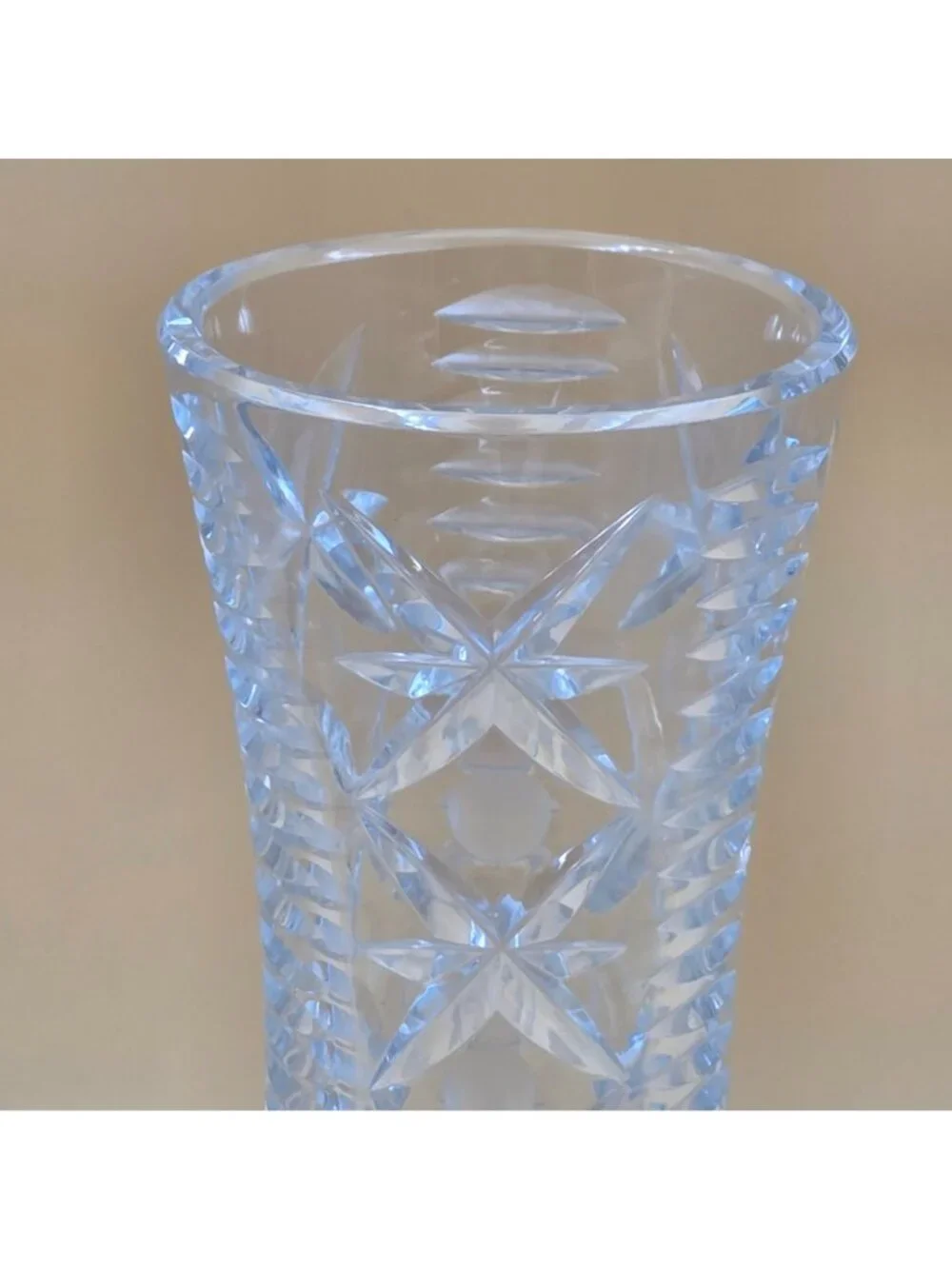 Vintage Criss Cross Cut Clear Glass Bud Vase Starburst Floral Display - Picture 2 of 6